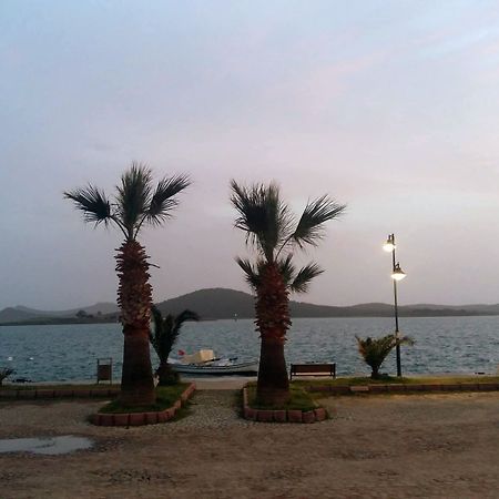 Aliye Hanim Ayvalik Luaran gambar