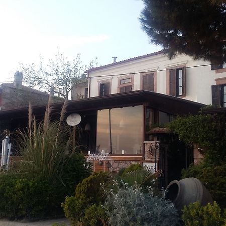 Aliye Hanim Ayvalik Luaran gambar