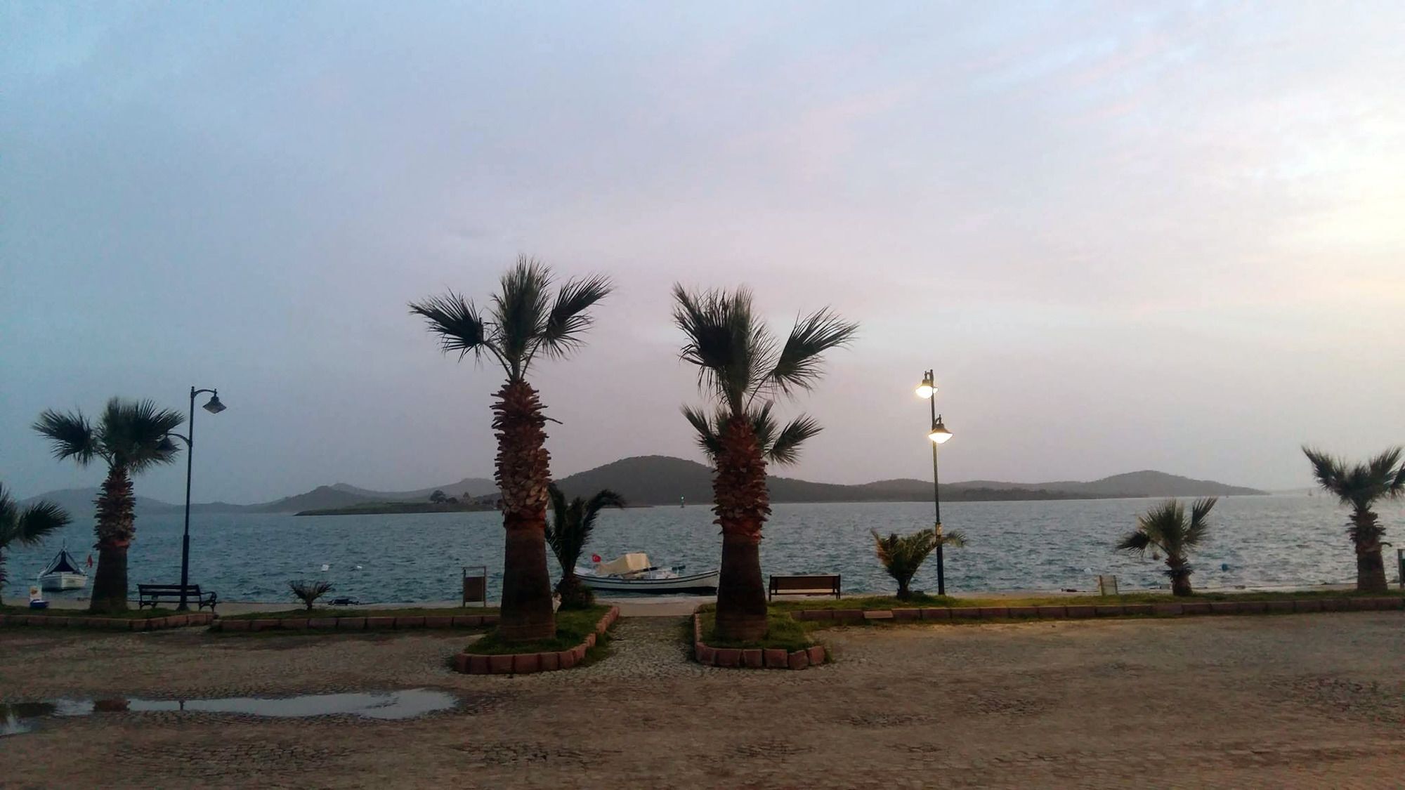 Aliye Hanim Ayvalik Luaran gambar