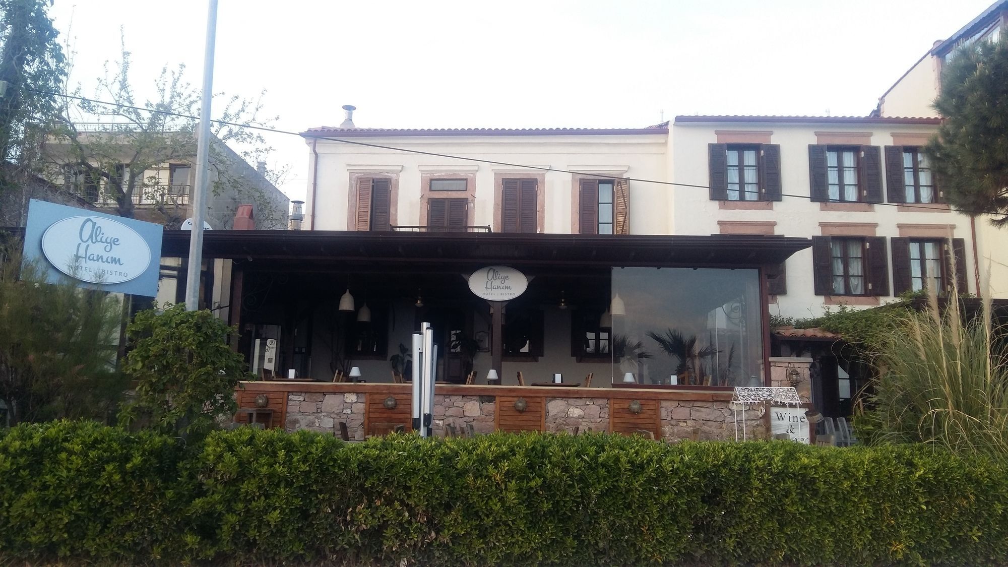 Aliye Hanim Ayvalik Luaran gambar